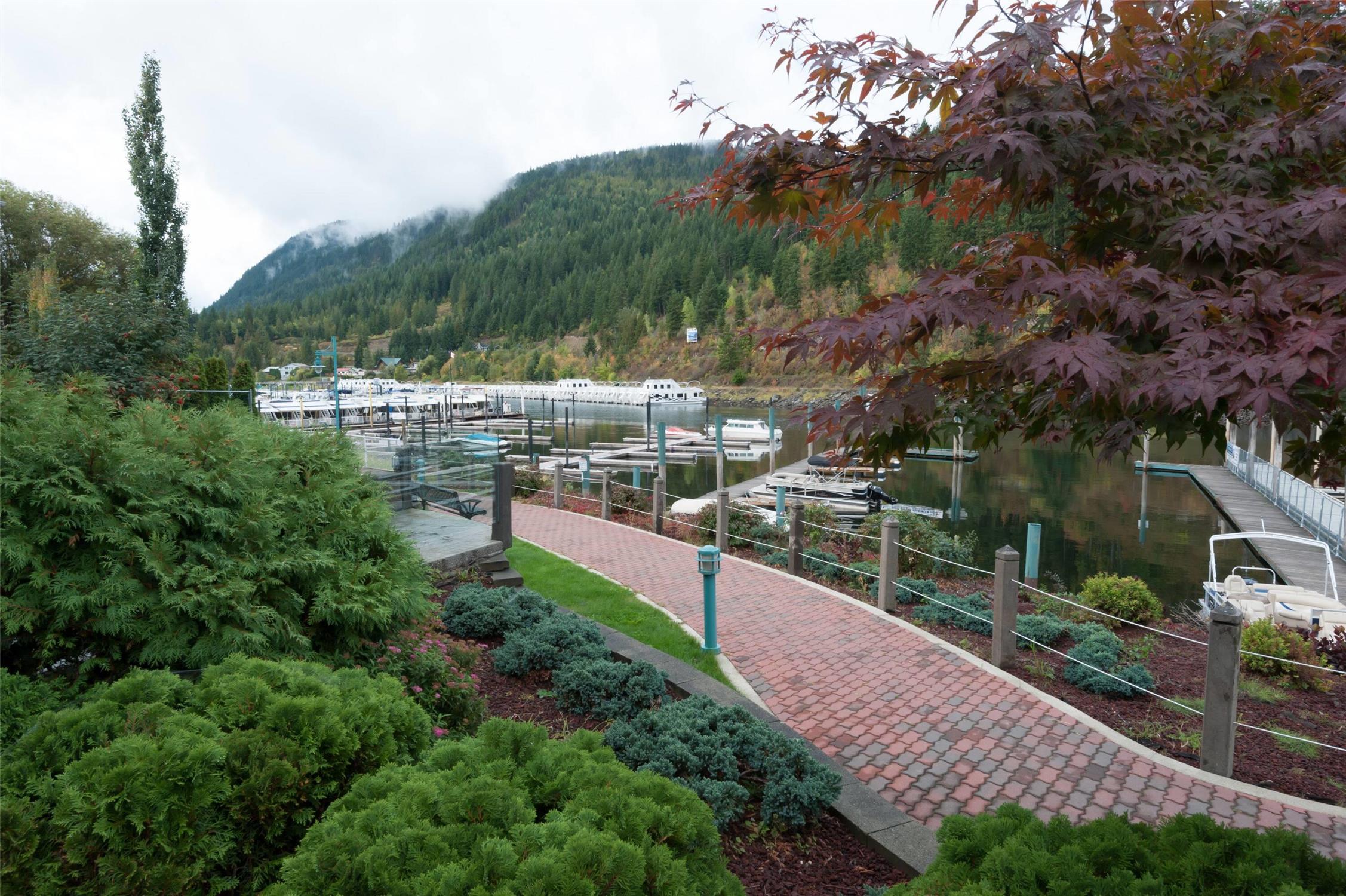 Super 8 by Wyndham Sicamous 18/23