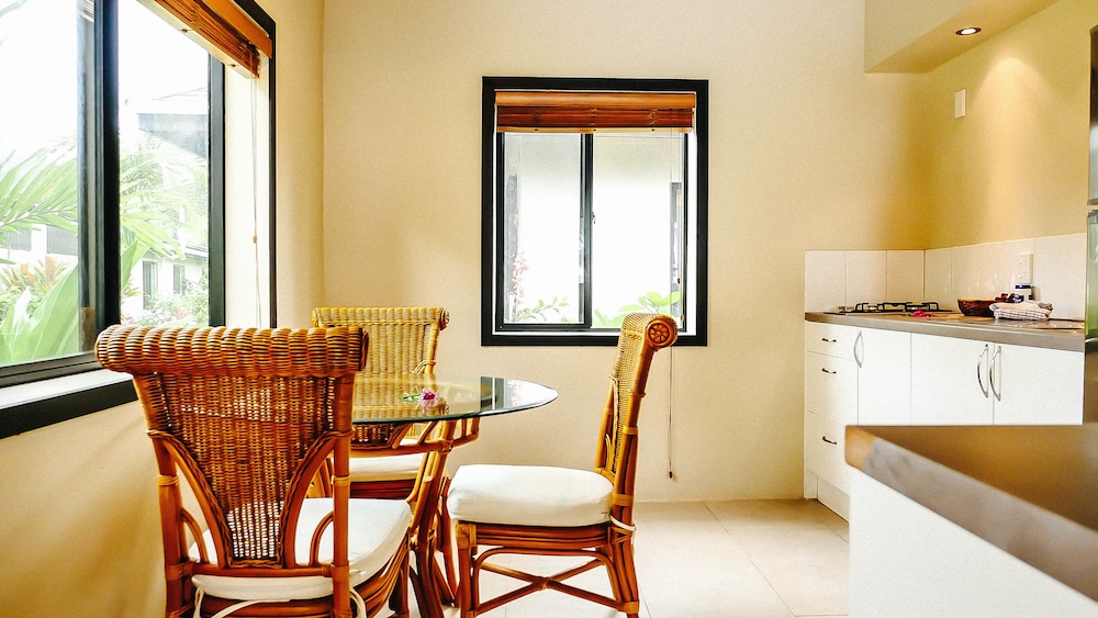 Muri Beach Resort 42/75