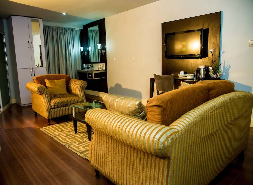 Best Western Starfire Hotel 52/75