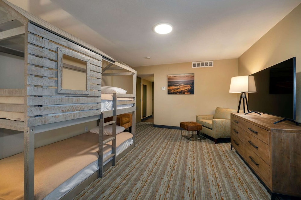 Best Western Downtown Casper Hotel 15/38