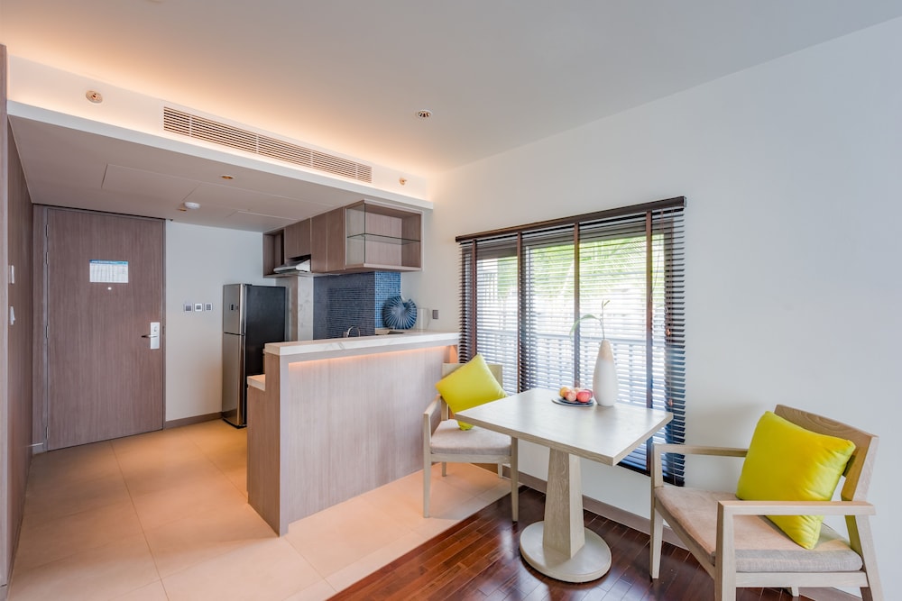 Oceanfront Beach Resort And Spa 6/50