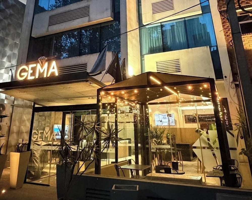 Gema Luxury Suites 2/68