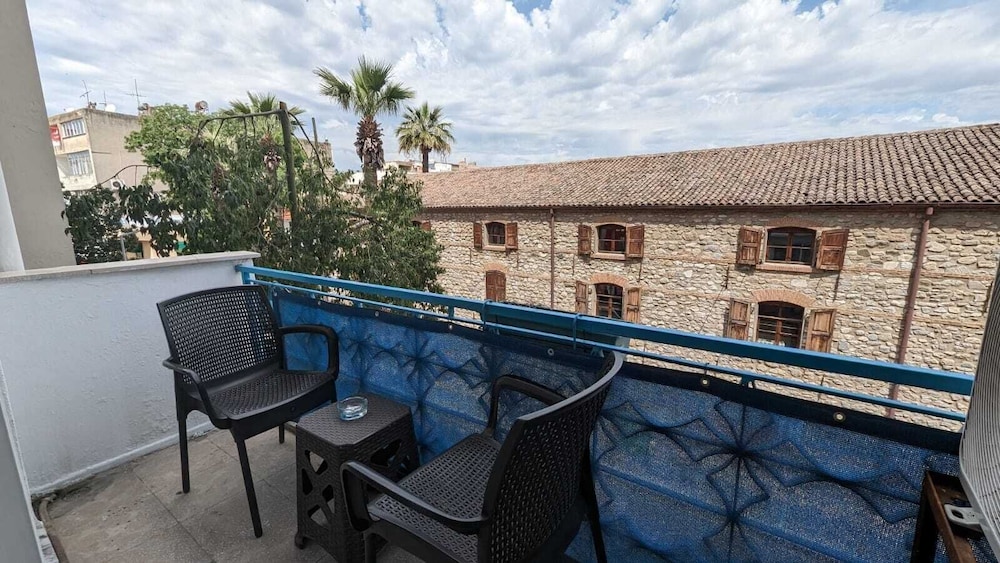 Urkmez Hotel 43/50