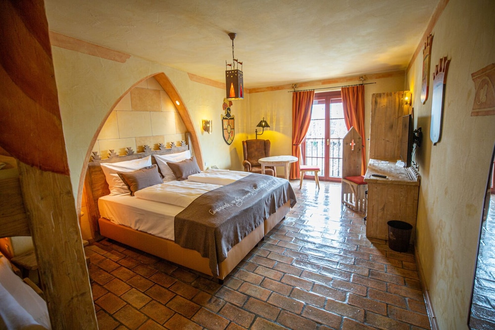 Europa-Park Erlebnis-Resort, Hotel Castillo Alcazar 11/60