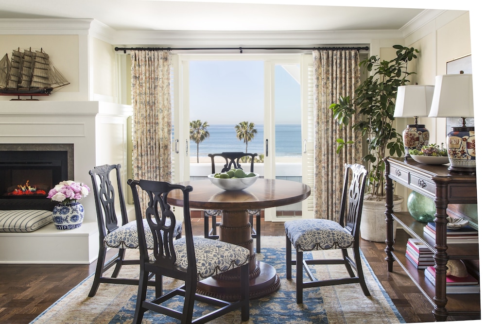 Shutters On The Beach 64/77