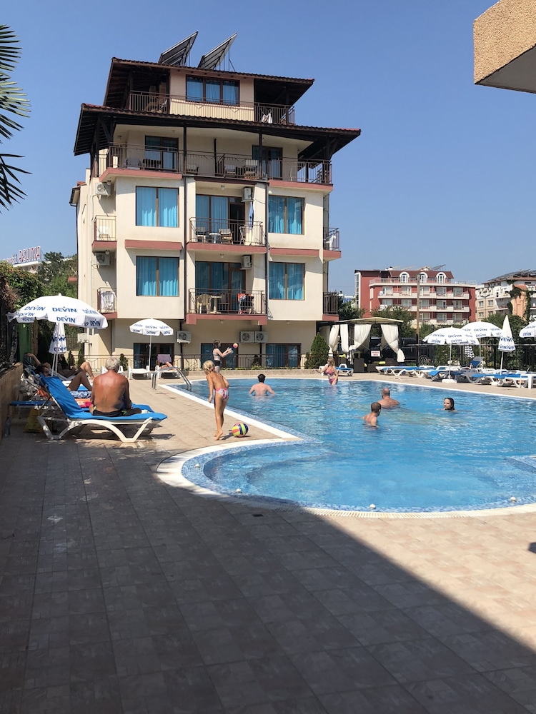 Salena Beach Hotel 5/50