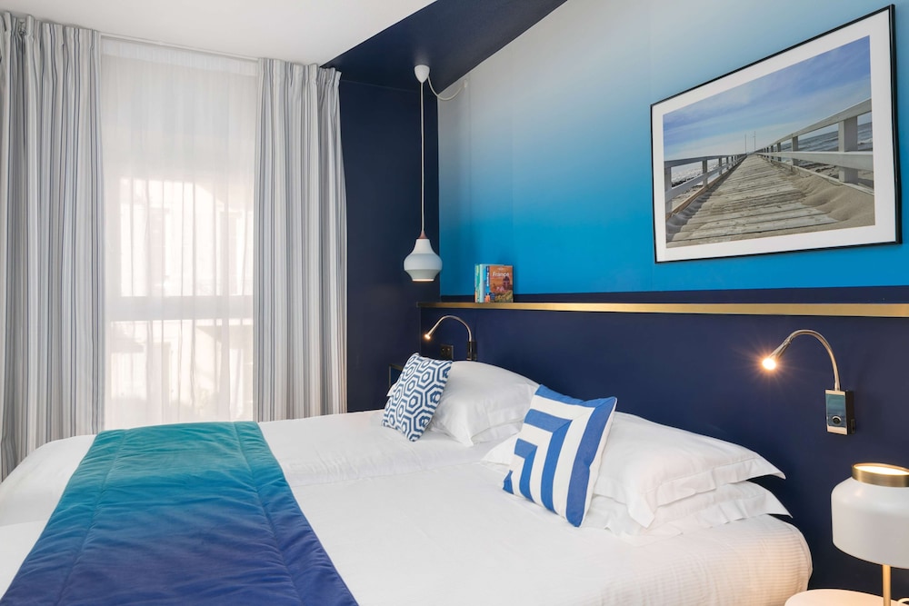 CABIN, DOUBLE BED