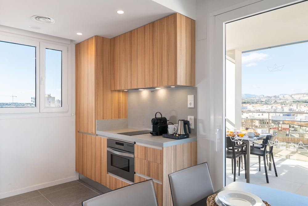 Ahoy Apartments 40/50