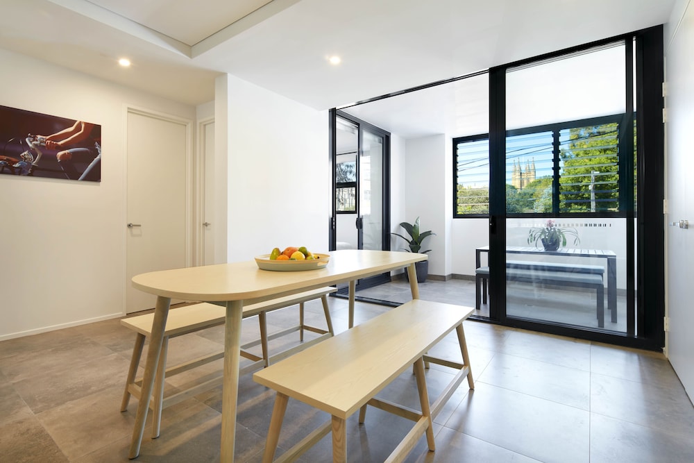 VERIU SUITES CAMPERDOWN 41/54