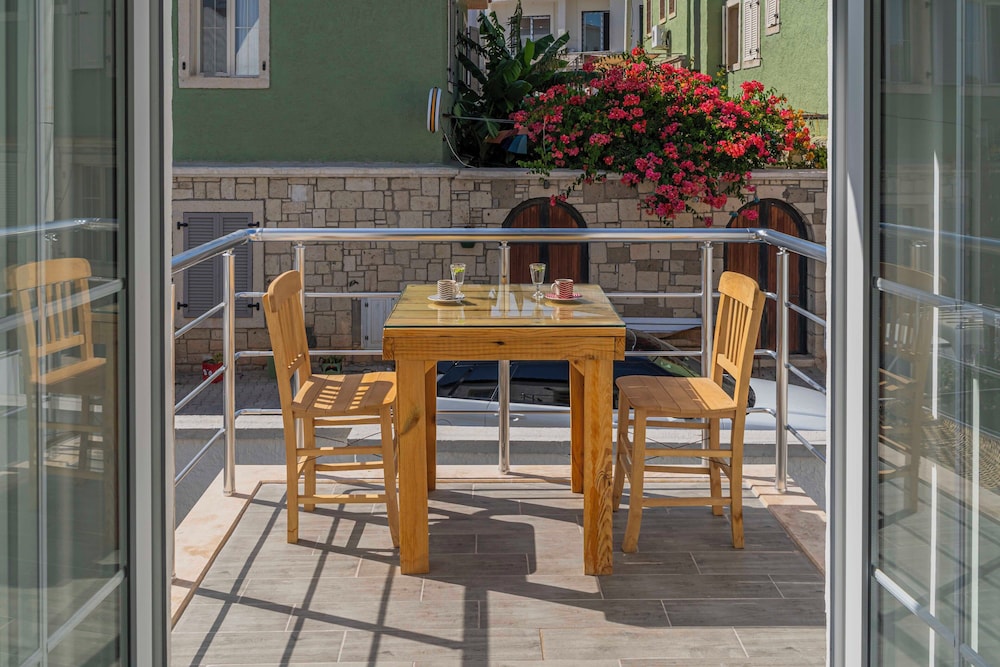 Mea Otel Reisdere Cesme 42/50