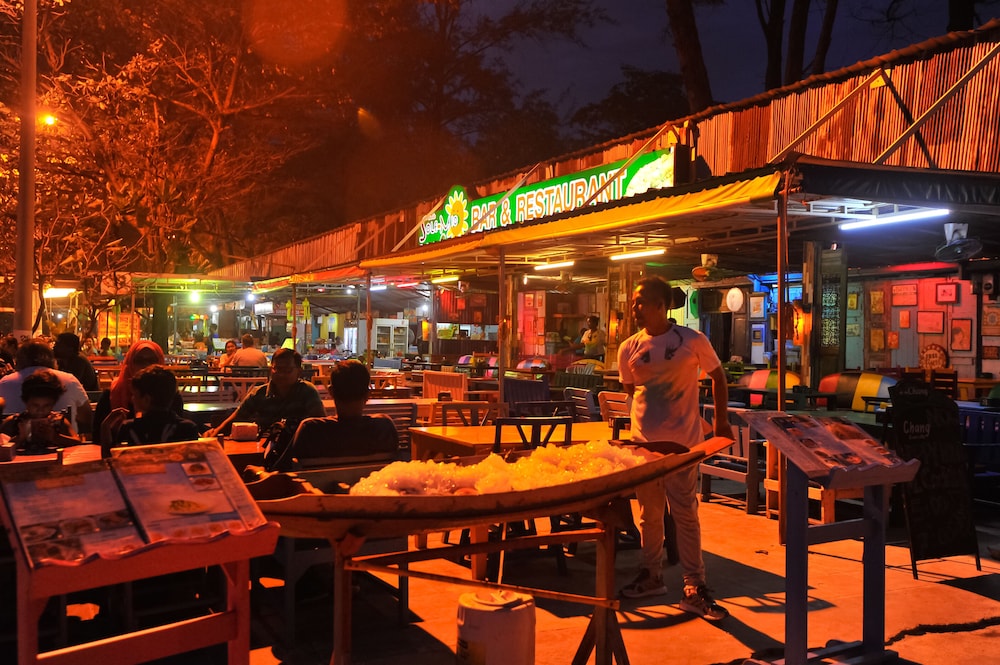 Glur Phuket Patong Beach 54/64