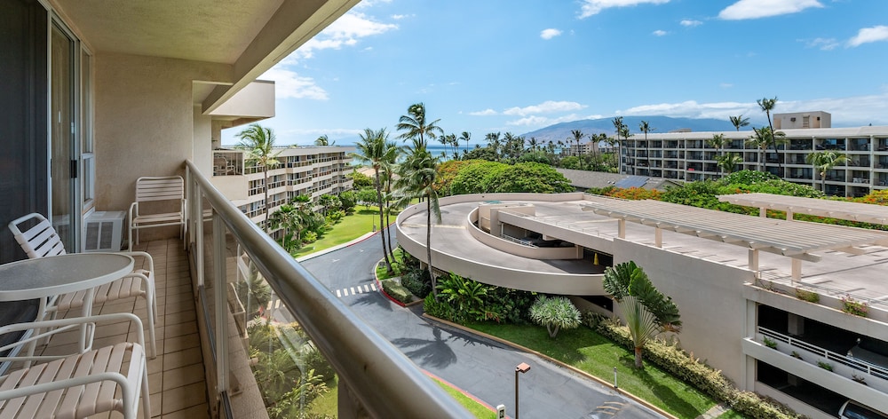 Castle Maui Banyan 51/62