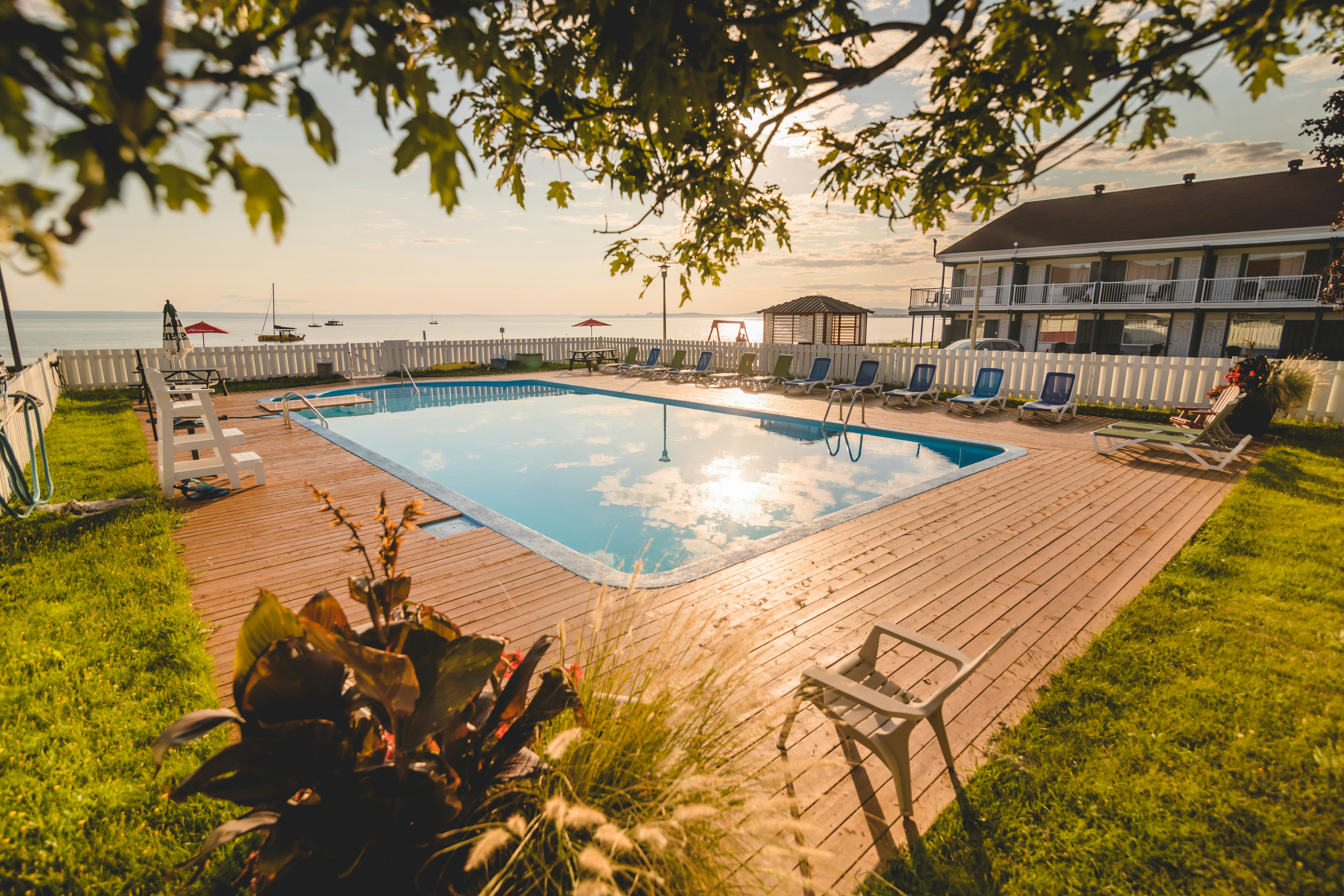 Hostellerie Baie Bleue 64/72