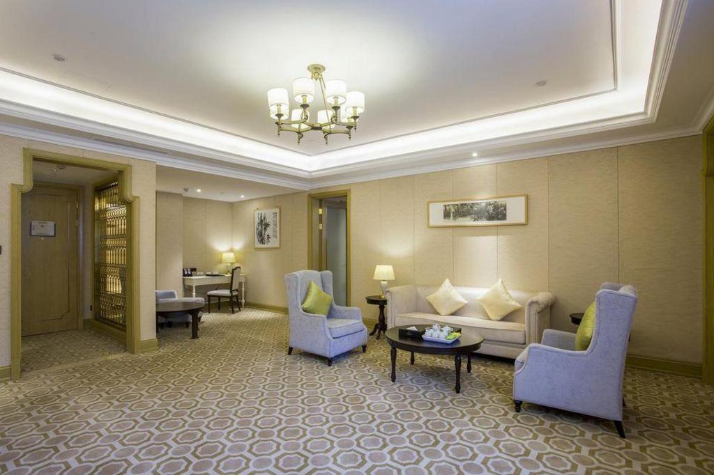 Zhenjiang Xijindu Ancient Street Argyle Boutique Hotel 40/58