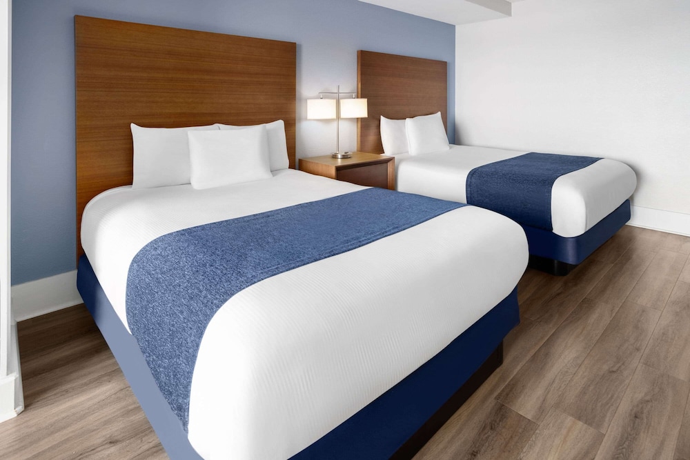 WaterView Casino and Hotel Trademark Collection by Wyndham 10/28