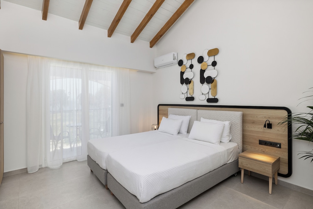 FAMILY SUITE SIDE SEA VIEW