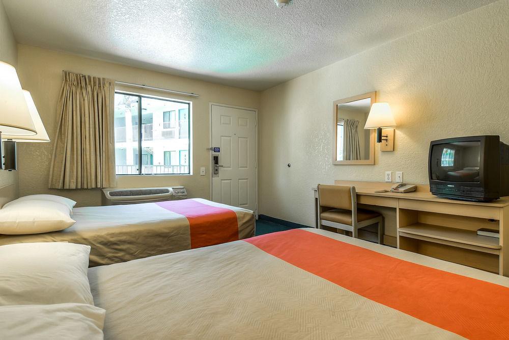 Beach Side Inn Anaheim 6/24