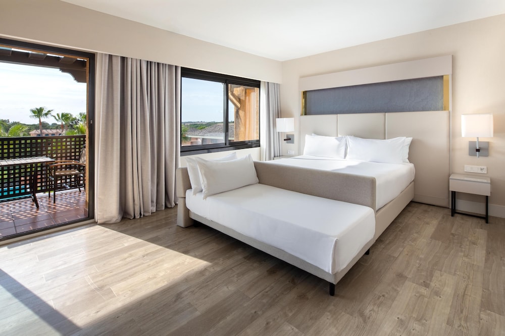 غرفة ديلوكس بسرير كينج بشرفة، DoubleTree by Hilton Islantilla Beach Golf Resort 3/6