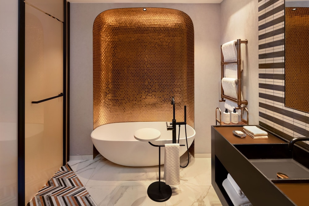 Paragraph Freedom Square, a Luxury Collection Hotel, Tbilisi 48/50