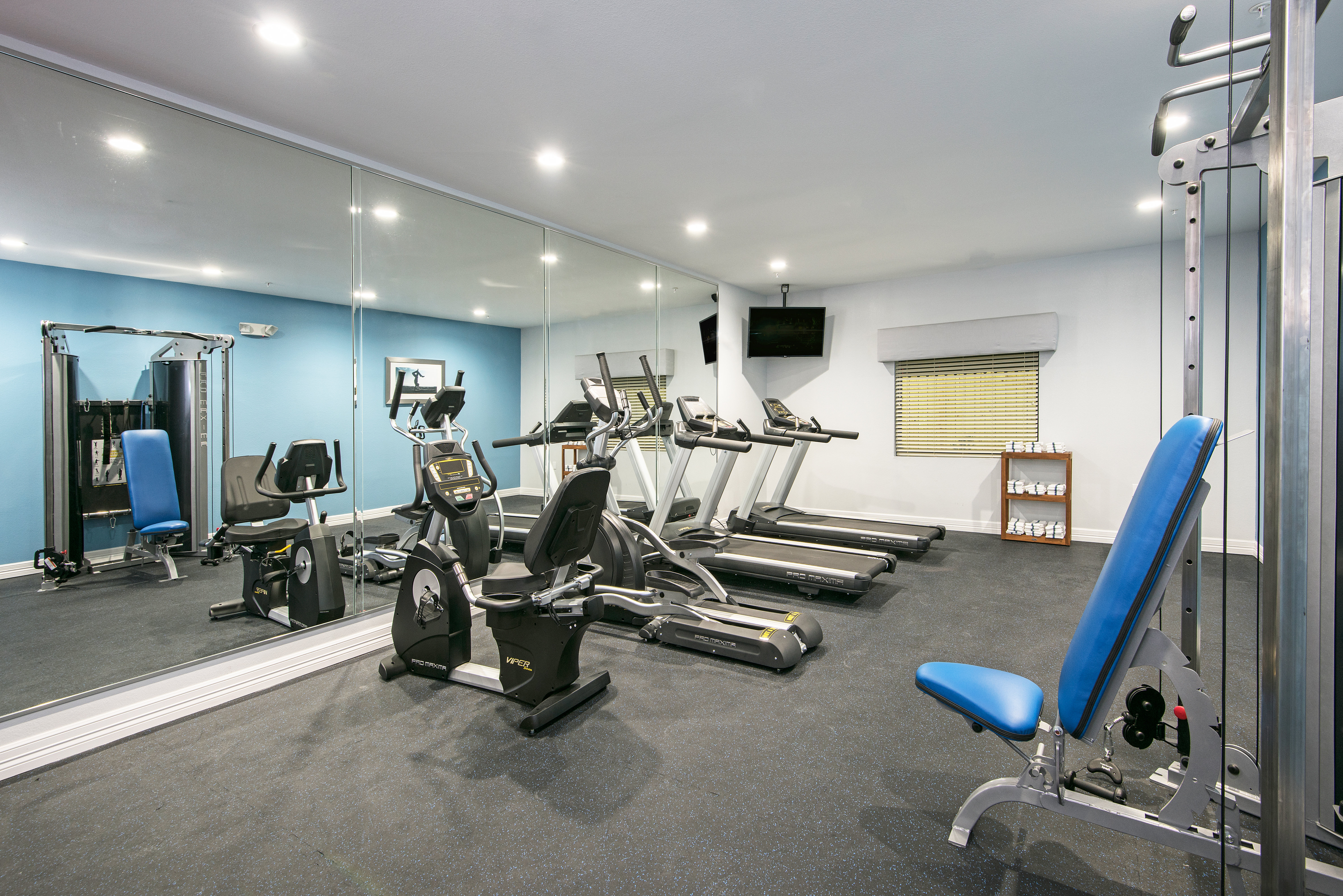 Holiday Inn Express Suites Houston North Iah Area 26/44