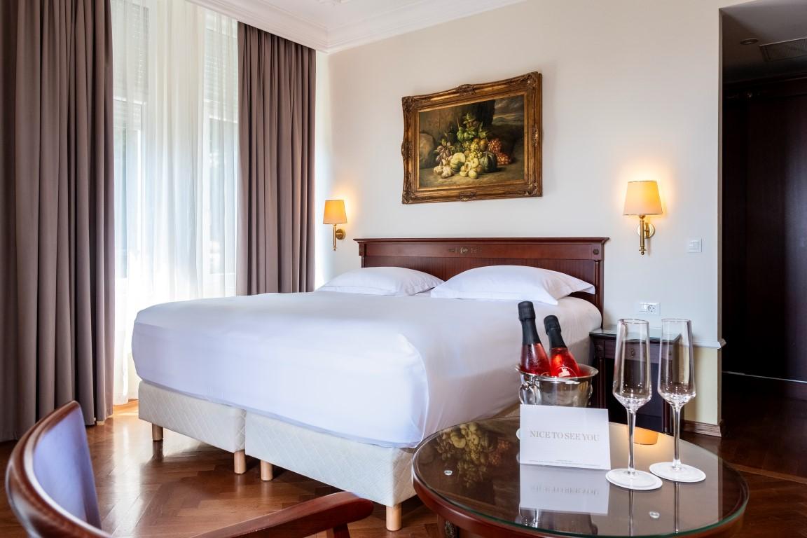 STANDARD, DOUBLE OR TWIN BED, SEA VIEW