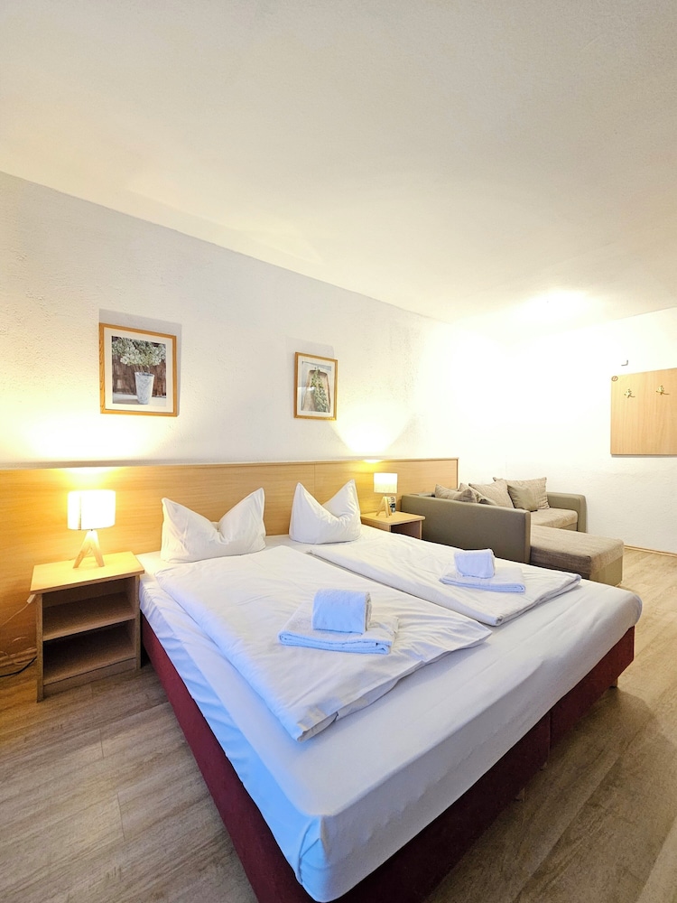 Historisches Hotel Weinrestaurant Zum Grünen Kranz 12/50