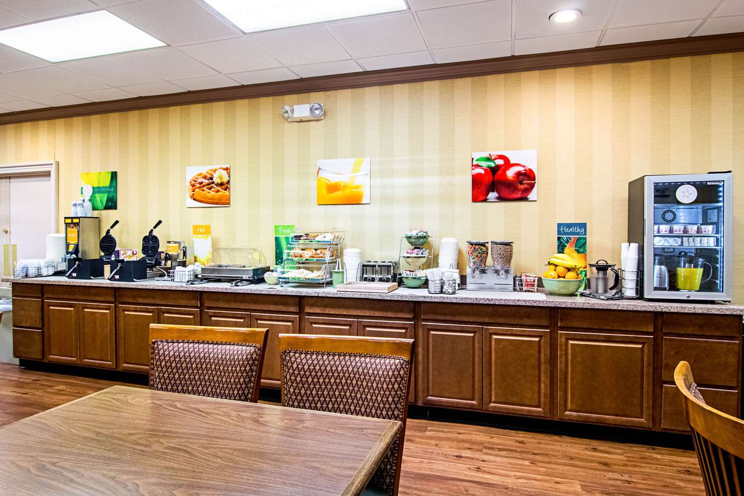 restaurant cafeteria