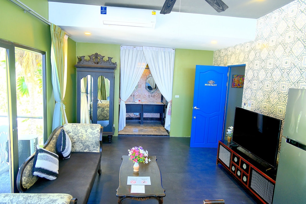 Phuket Moonlit Patong Bay Hideaway Hotel 7/50