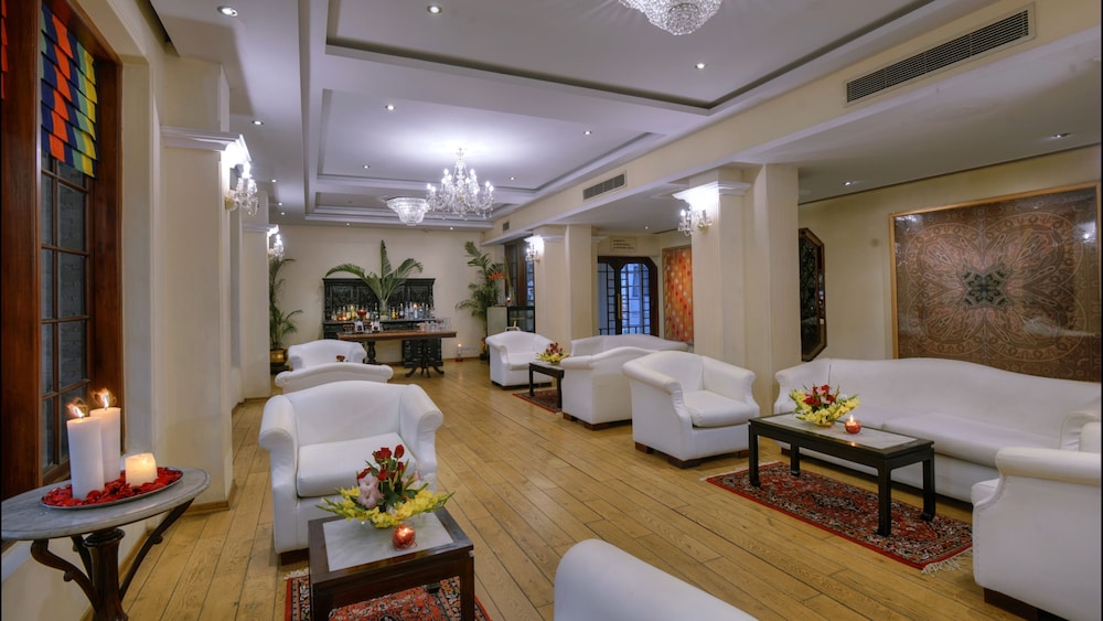 Clarks Hotel 33/50