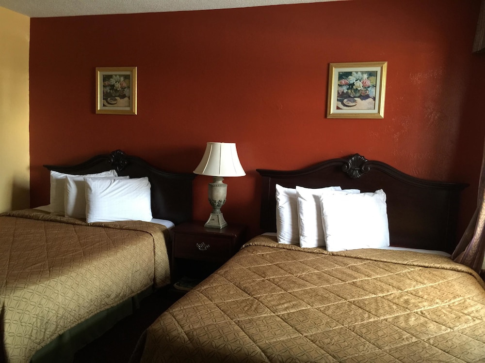 Econo Lodge St. Petersburg Central 27/54