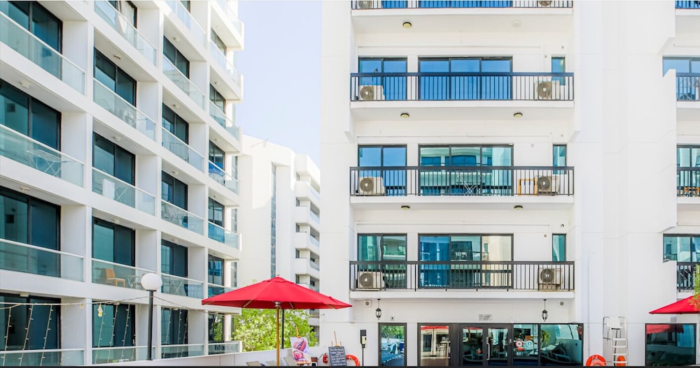Golden Sands Hotel Apartments 5 in DUBAI