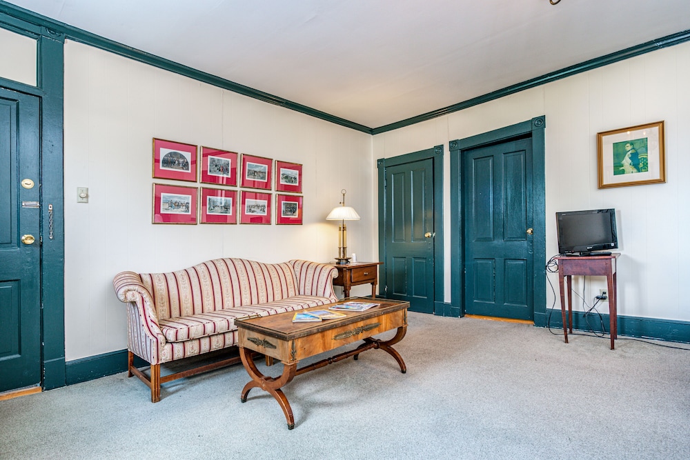 Wayside Inn 45/72