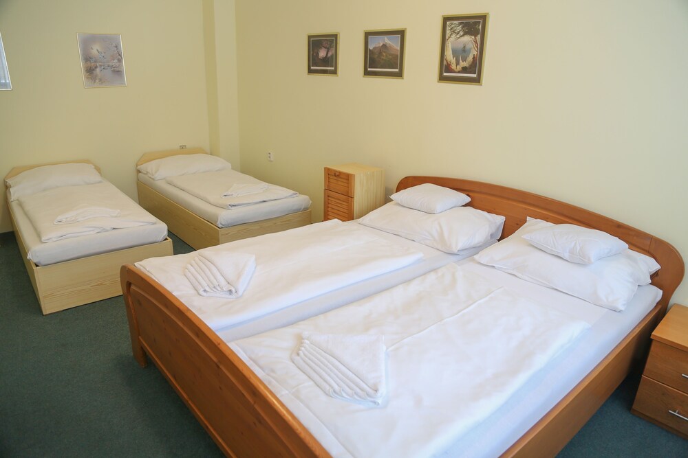 1 Bedroom, Studio, Suite, Queen and Twin Beds
