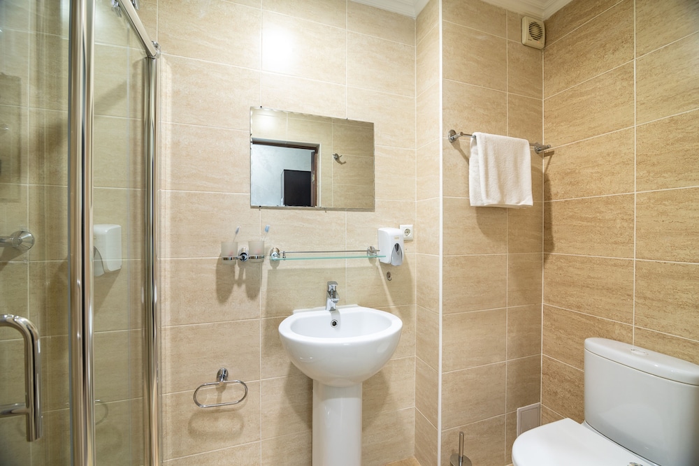 Hotel Mildom Express 44/49