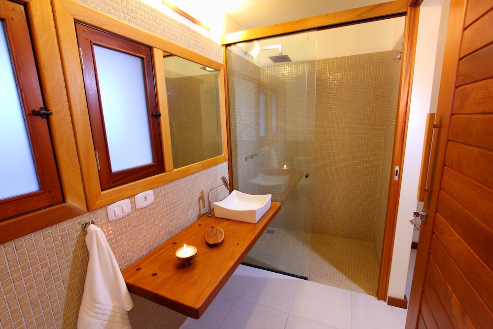 Toko Village Hotel 36/38