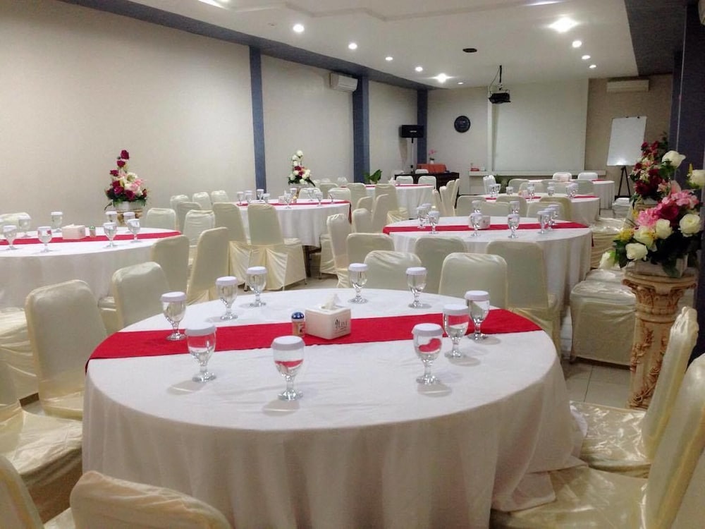 Surya Hotel 24/29