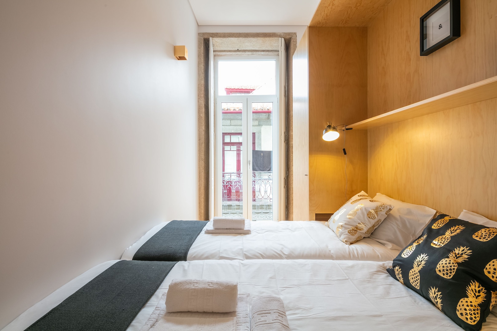 STUDIO, CITY VIEW, BALCONY