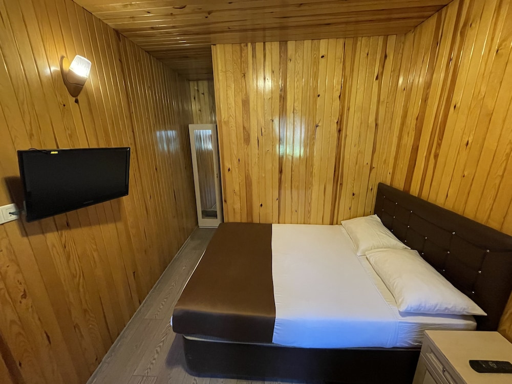 Ozkan Hotel 32/50