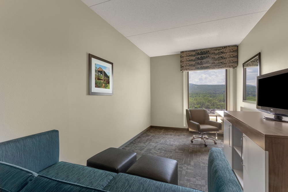 HAMPTON INN BEDFORD 33/52