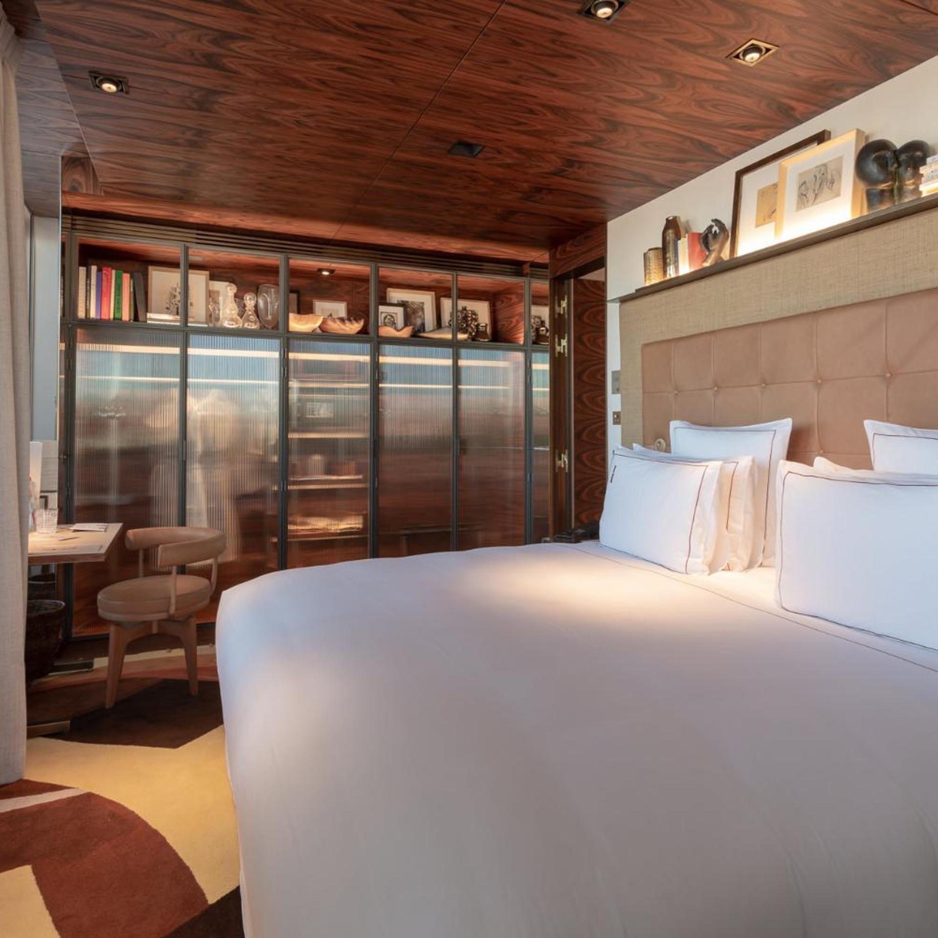 2 Bedrooms, Suite, Eiffel View, Terrace