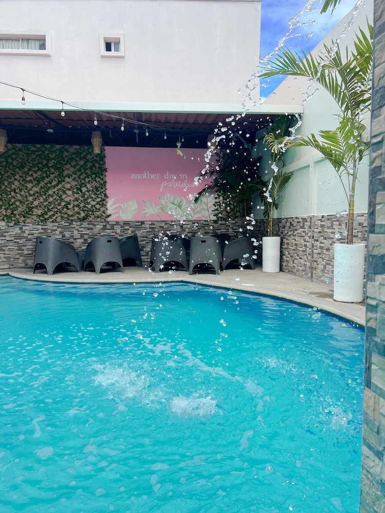Xolotlan Hotel 72/74