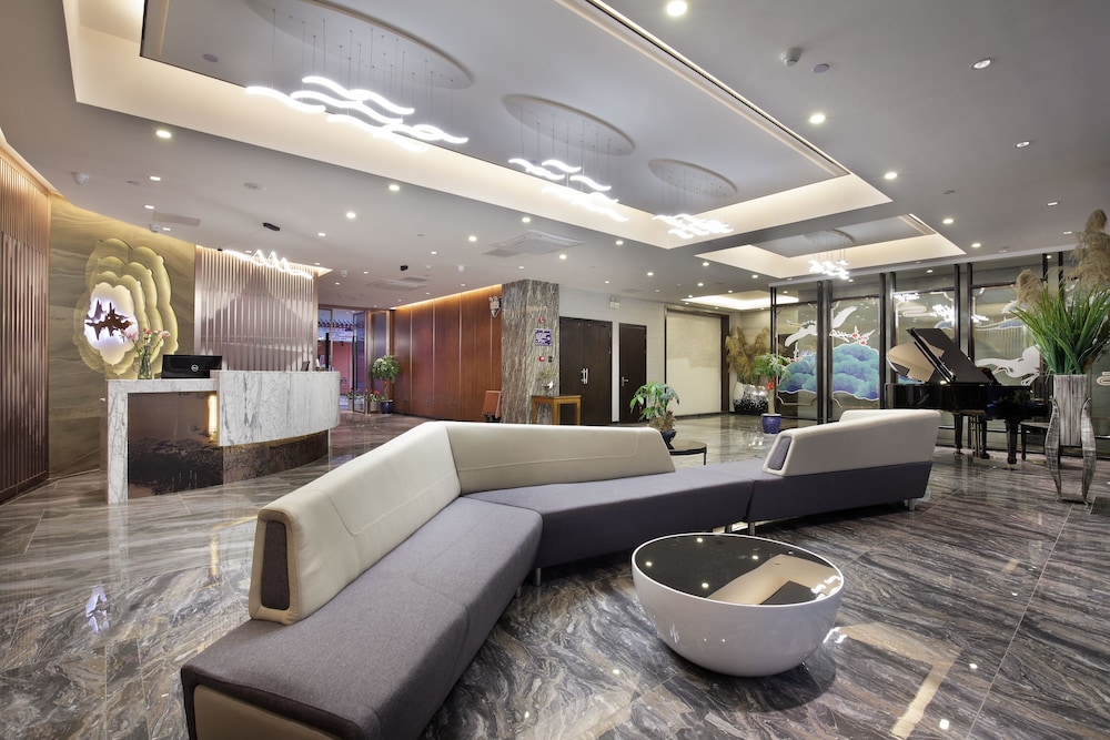 Wing Hotel Guilin - Central Square 10/50