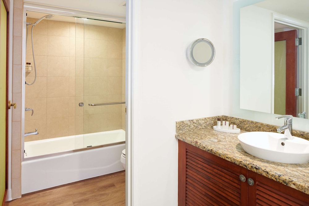 OUTRIGGER Reef Waikiki Beach Resort 86/86