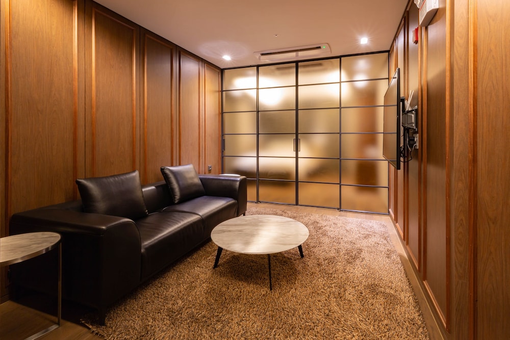 Hotel East9 51/69