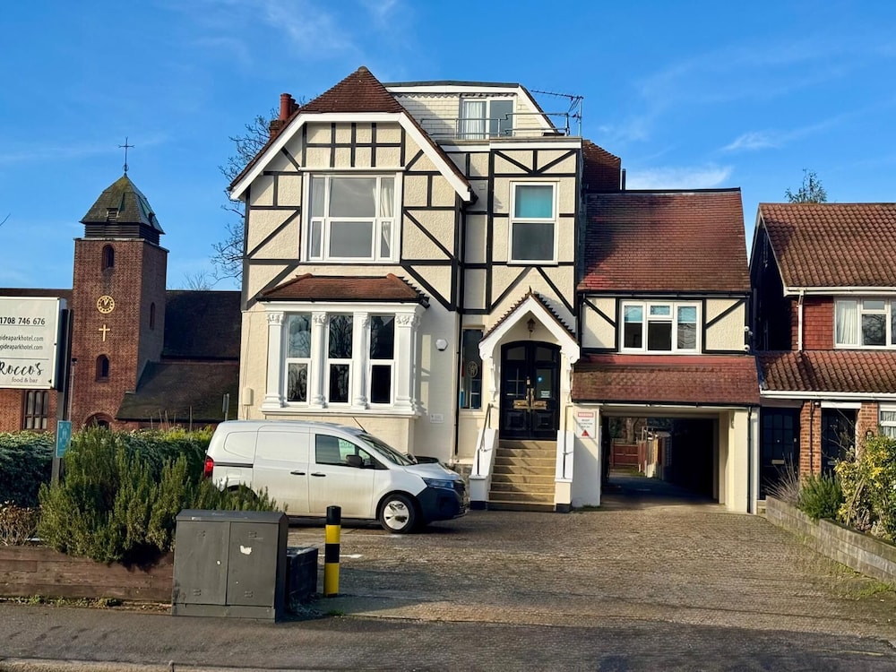 Gidea Park Hotel 40/51