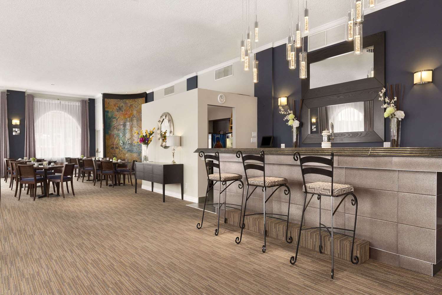 Days Inn by Wyndham Montreal Airport Conference Centre 9/12