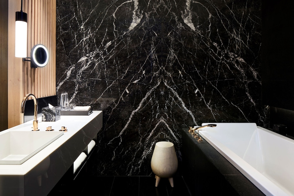Park Hyatt Jakarta 58/70