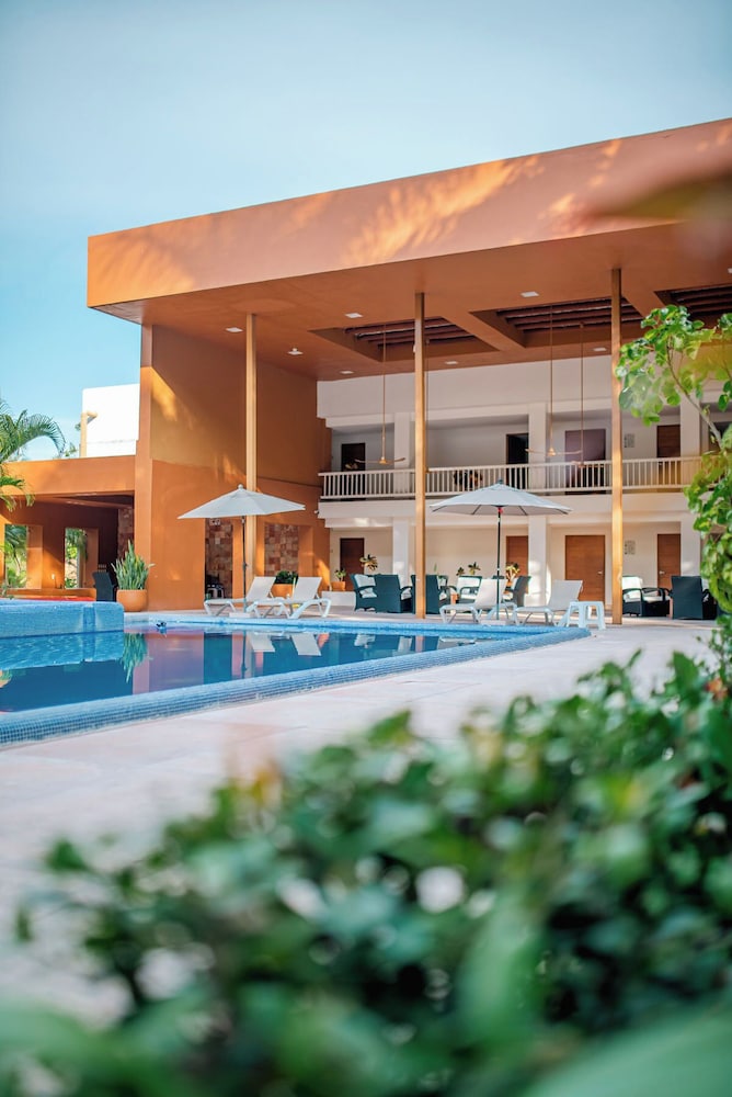 Hotel Ixzi Plus 4/63