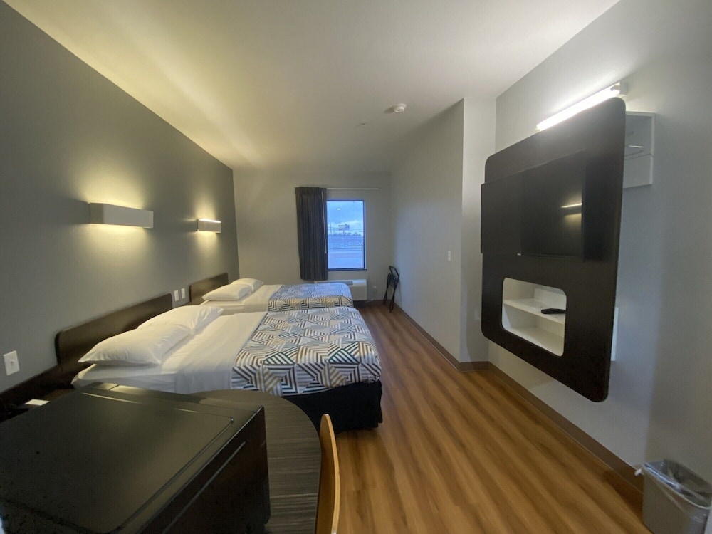 Studio6 Suites Texas City, TX – I-45 South 17/35