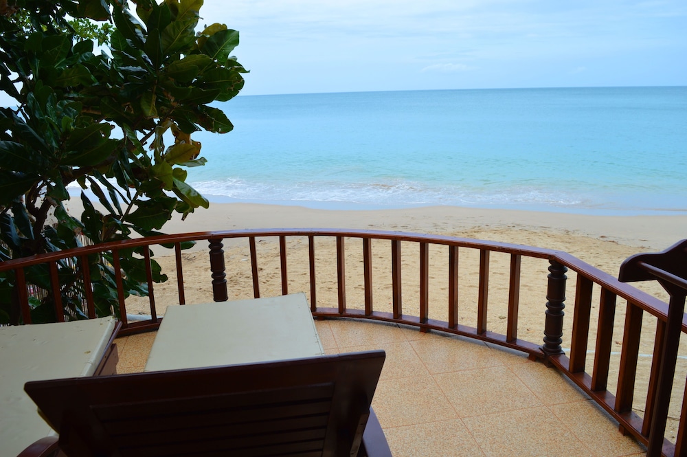 Sayang Beach Resort photo3